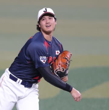 「こんなでかかったっけ」「テルが小さく見える」侍合流の大谷翔平にファン驚愕 旧知の近藤健介や菊池雄星とも談笑「オーラヤバ～い」