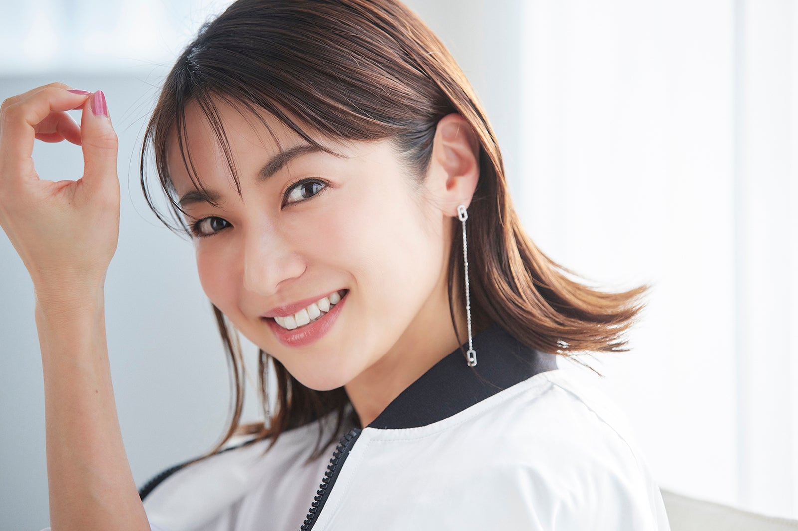 内山理名、新たな魅力を発信　オフィシャルサイトがリニューアル「女優とはまた違う一面を…」