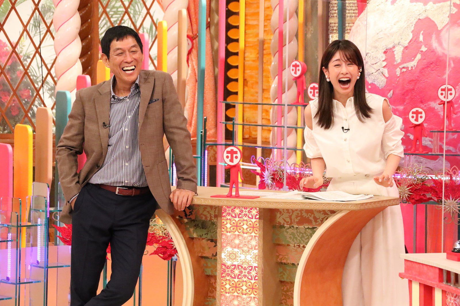 左から）明石家さんま、加藤綾子 （C）フジテレビ