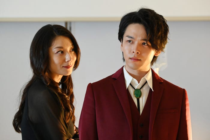 小池栄子、中村倫也/「美食探偵 明智五郎」第8話(C)日本テレビ