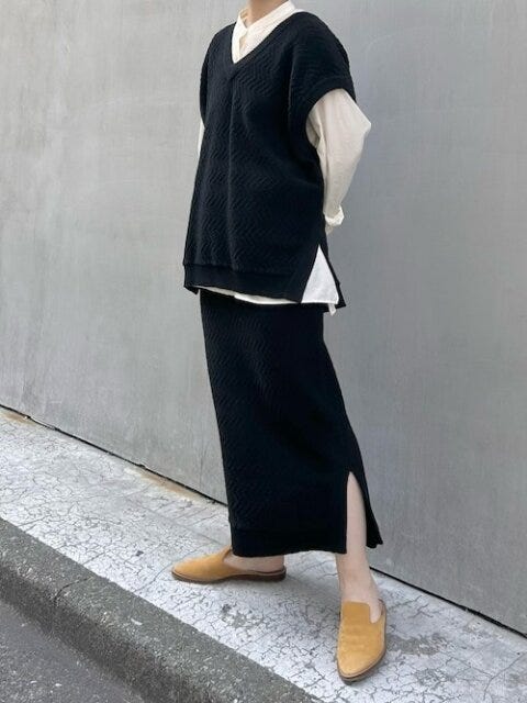 コーデ　スカート　黒