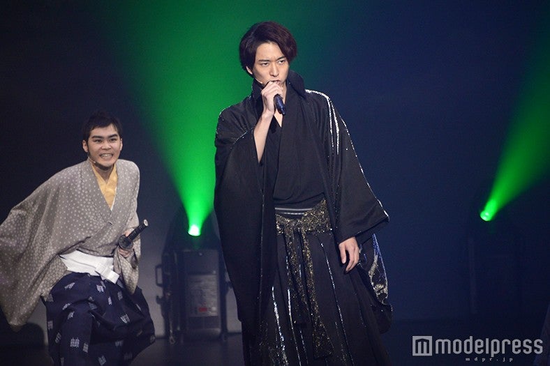 名シーンの再現／浅香航大（C）モデルプレス