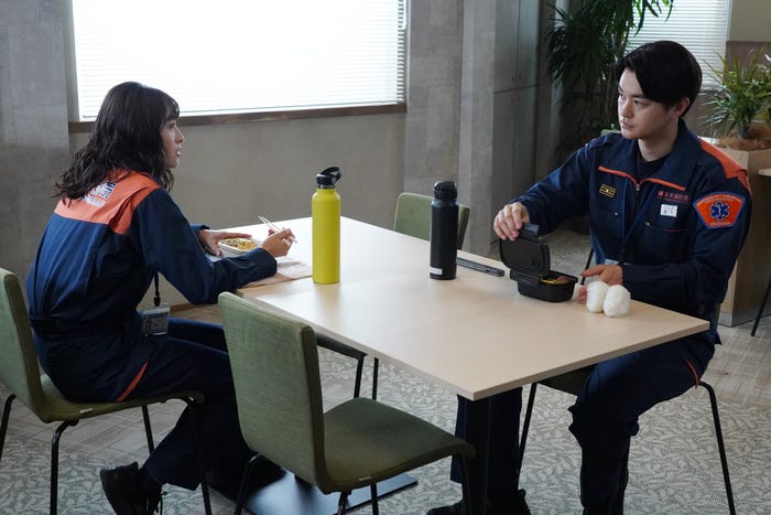 清野菜名、瀬戸康史「119エマージェンシーコール 」第6話(C)フジテレビ