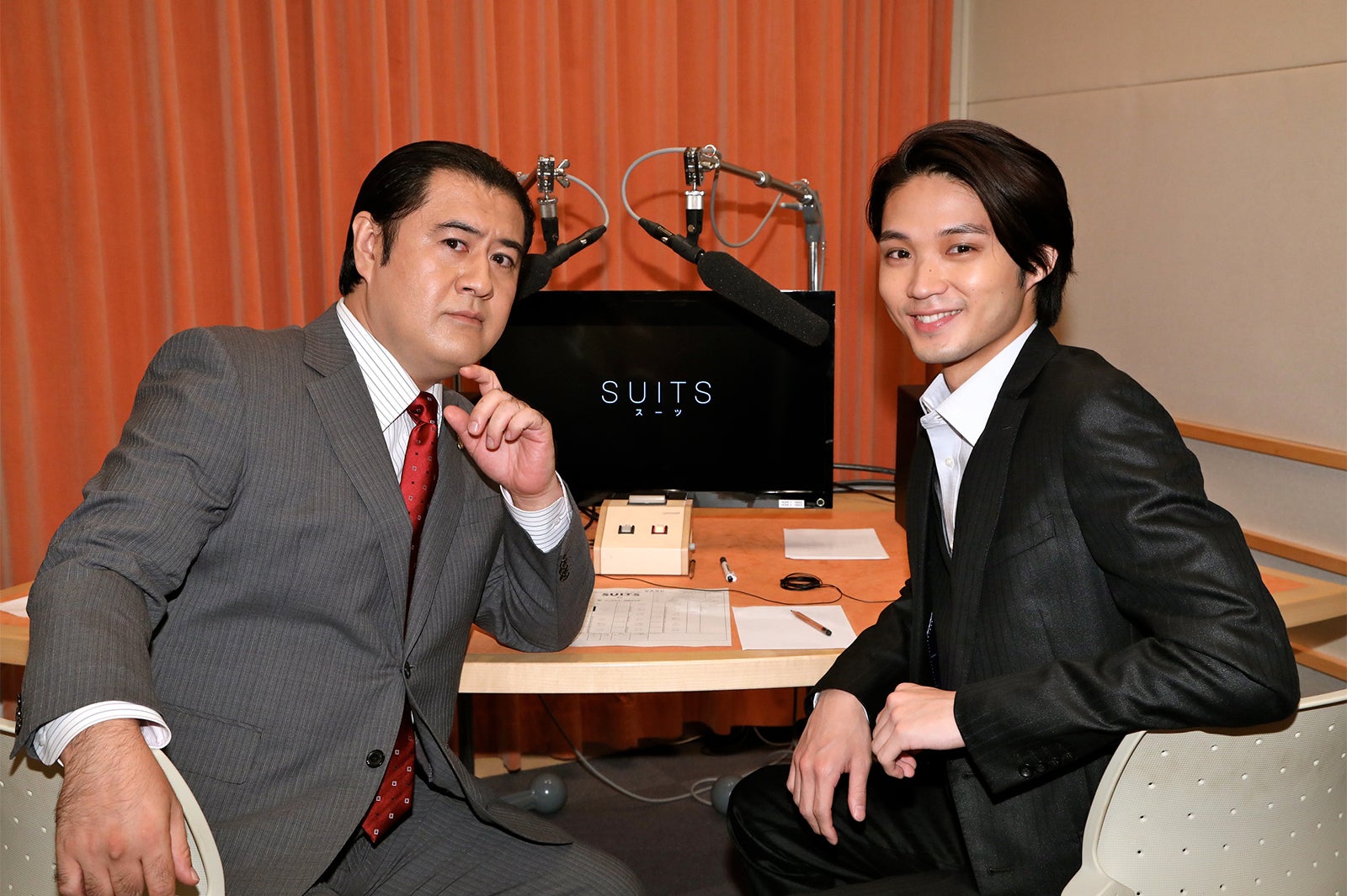 小手伸也、磯村勇斗 （C）フジテレビ