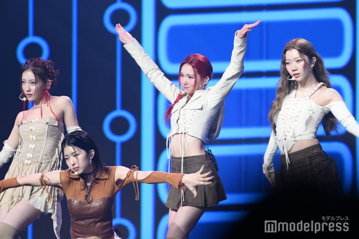 IS:SUE(C)モデルプレス