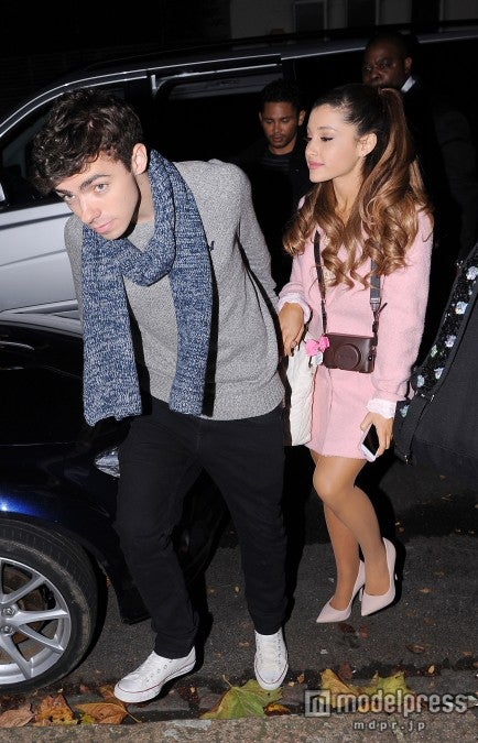 アリアナ・グランデ、恋人ネイサン・サイクスとイチャイチャ密着デート