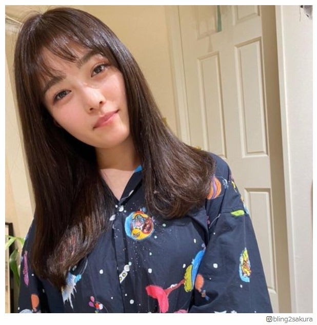 “太眉カット”話題の井上咲楽、ヘアカラーチェンジ「ますます美人に」「落ち着いた雰囲気も素敵」と絶賛の声