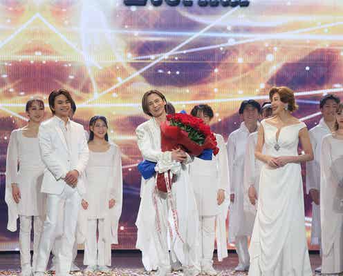 堂本光一「Endless SHOCK」1900回達成 帝劇客席からサプライズ&上白石萌音らからメッセージも