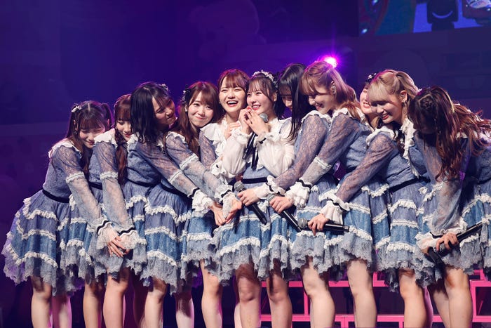 =LOVE「~齊藤なぎさ卒業コンサート~ 現役アイドルちゅ~ みんなのこと大好きだよ」より(提供写真)