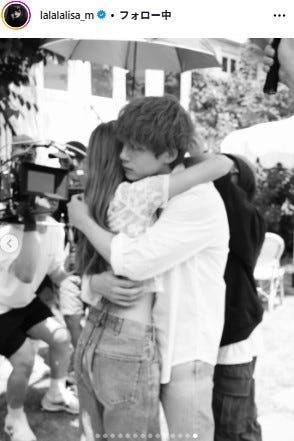 リサ、坂口健太郎/リサ Instagramより