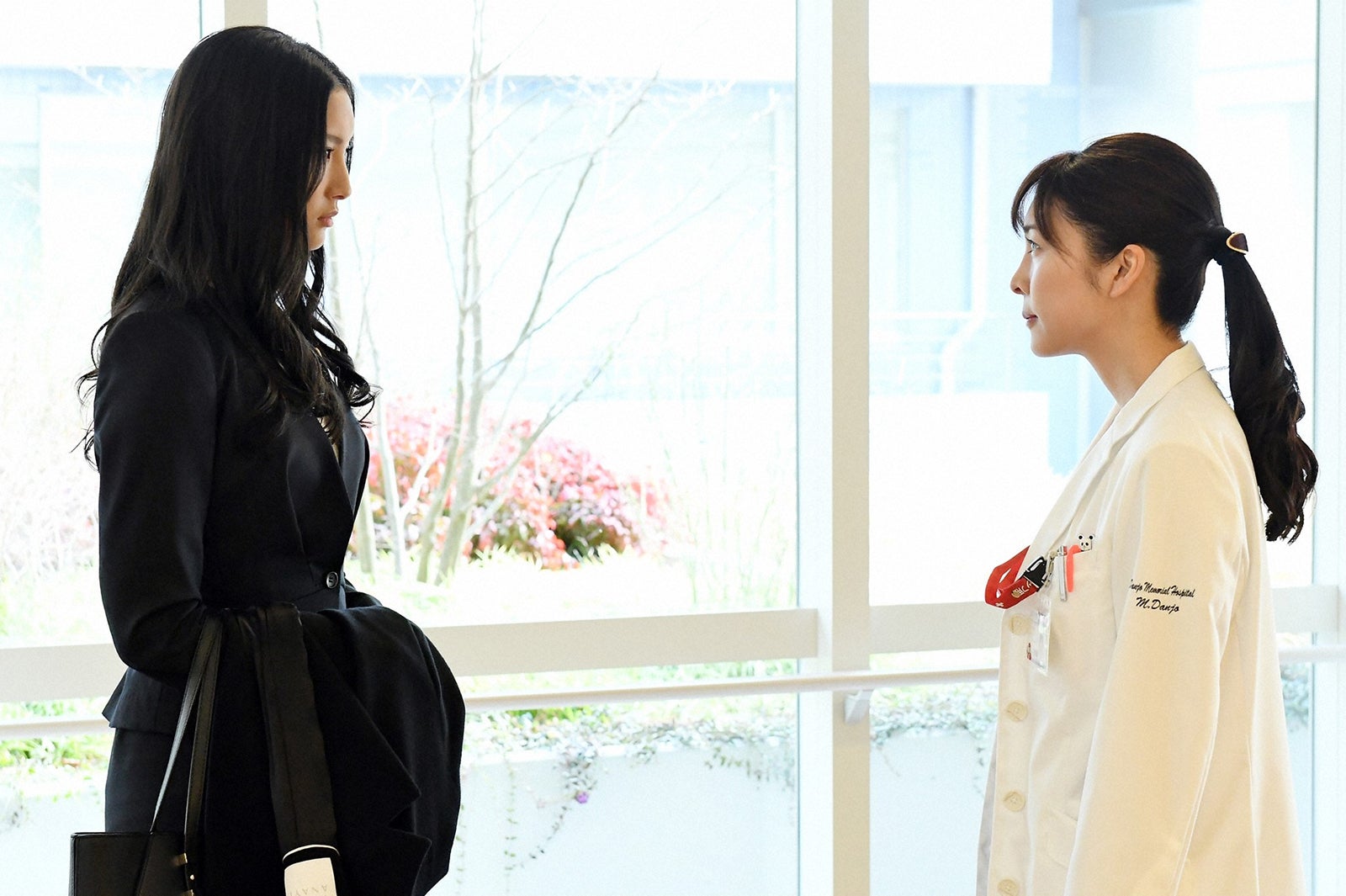 菜々緒、竹内結子「A LIFE～愛しき人～」第6話より（C）TBS