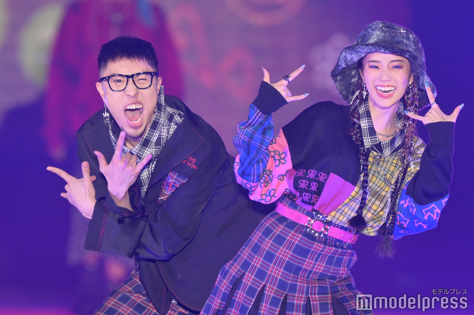 中町兄妹、リンクコーデで“わちゃわちゃランウェイ” 笑顔弾ける＜GirlsAward 2022 A／W＞