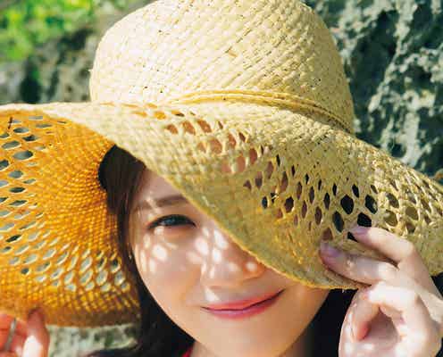 乃木坂46田村真佑がビーチでリラックス 1st写真集先行カット解禁<恋に落ちた瞬間>