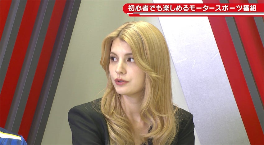 マギー、3000万円の"特注"愛車を公開「ナンバー付くの!?」元F1ドライバー・鈴木亜久里監督も驚愕