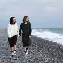 三保松原にて。(C)モデルプレス