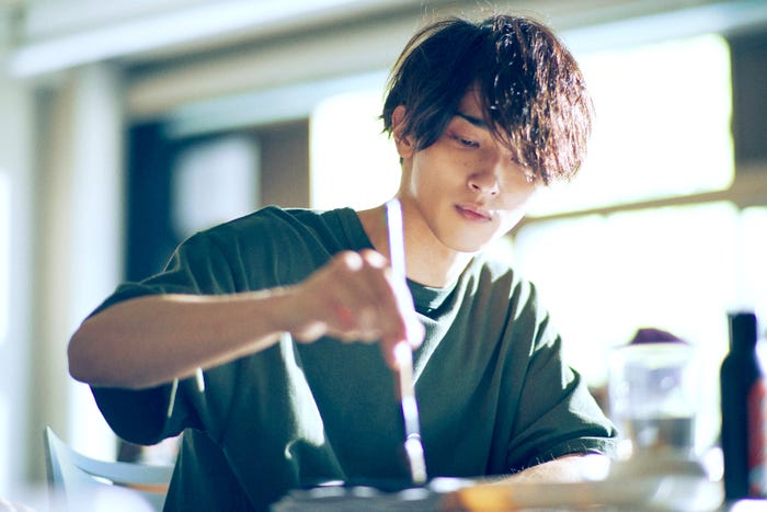 横浜流星(C)砥上裕將/講談社(C)2022映画「線は、僕を描く」製作委員会