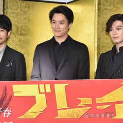 （左から）松山ケンイチ、鈴木伸之、新田真剣佑（C）モデルプレス