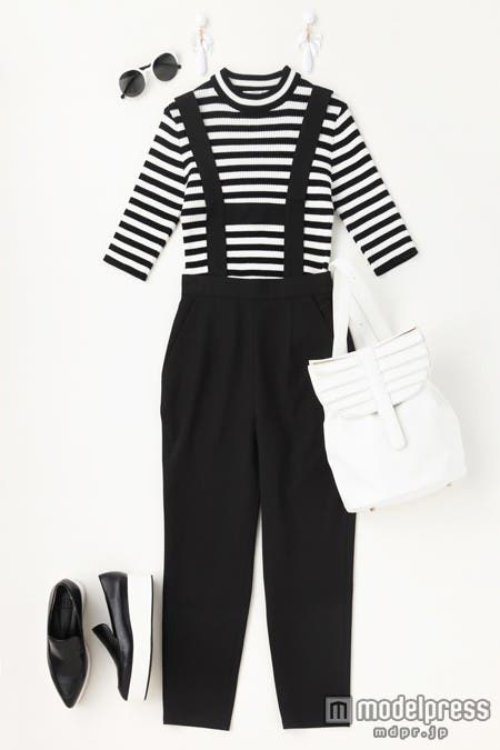 マリンテイストなボーダーとハイウエストパンツを合わせてトレンド感を演出