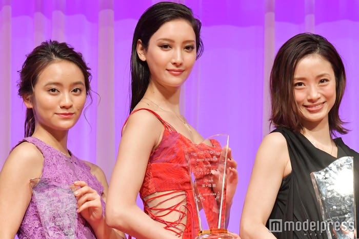 岡田結実、菜々緒、上戸彩 (C)モデルプレス