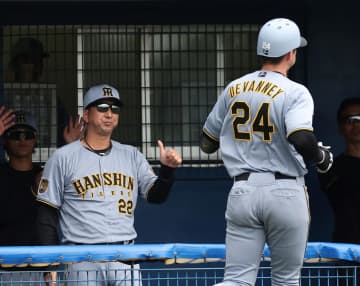 爆勝20安打12得点の阪神・藤川監督「黙って積むと。それだけですね」「そういう準備の時期」【一問一答】