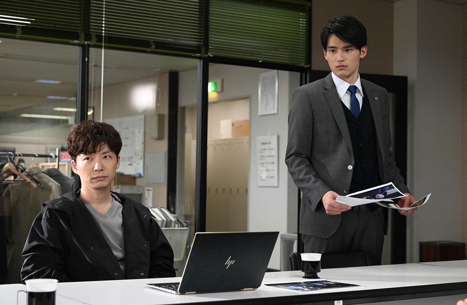 星野源、岡田健史／「MIU404」第3話より（C）TBS