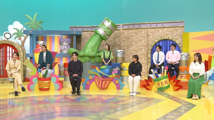 (左から)江口のりこ、狩野英孝、高橋文哉、朝日奈央、西矢椛、野田クリスタル、村上、磯山さやか (C)日本テレビ