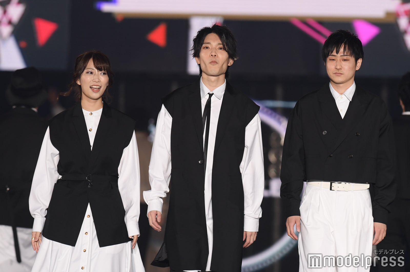 マコ、みさみさ、のら（C）モデルプレス