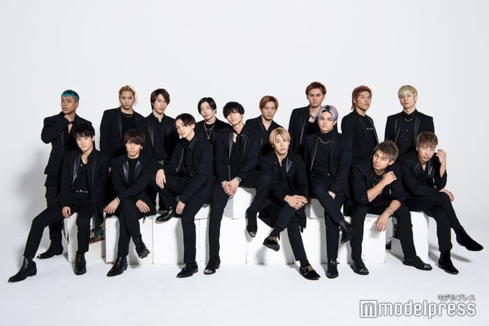 THE RAMPAGE from EXILE TRIBE(前列左から)岩谷翔吾、神谷健太、吉野北人、川村壱馬、RIKU、与那嶺瑠唯、武知海青、陣(後列左から)LIKIYA、鈴木昂秀、藤原樹、山本彰吾、浦川翔平、龍、後藤拓磨、長谷川慎(C)モデルプレス