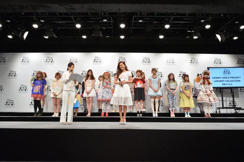 中村アンとファッションショーに登場したラフォーレ原宿館内ショップスタッフ