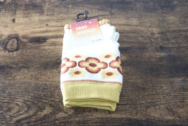 セリアのハンドウォーマー