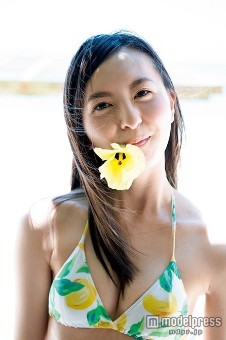 ファースト写真集『森のモノローグ』（集英社刊）より（C）細居幸次郎／週刊プレイボーイ