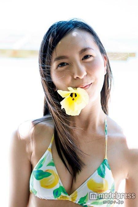 ファースト写真集『森のモノローグ』(集英社刊)より(C)細居幸次郎/週刊プレイボーイ