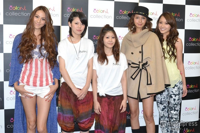 左から：道端カレン、高橋杏佳・鎌田理奈（Groove7）、加藤夏希、向山志穂