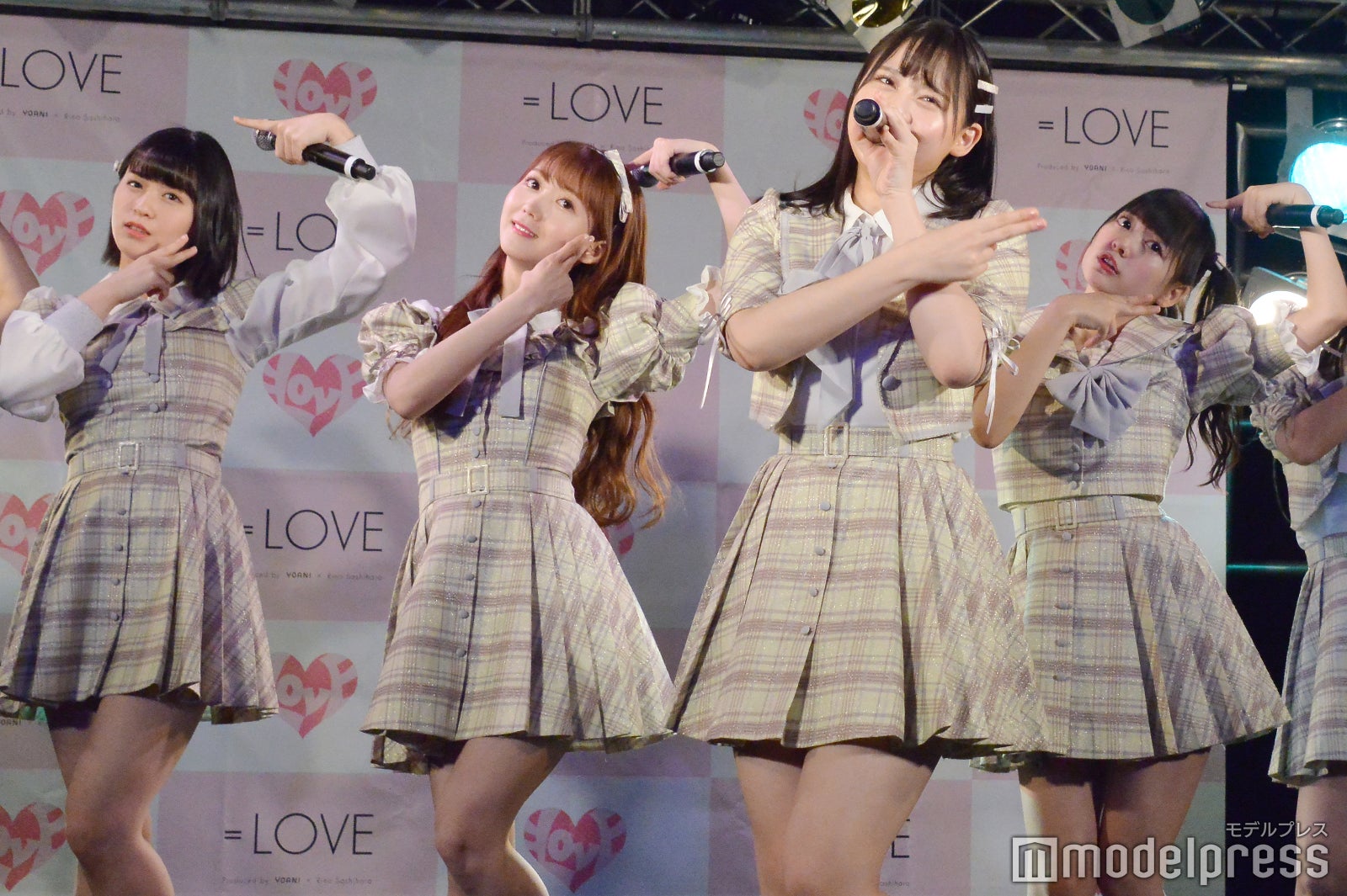 ＝LOVE／新曲「探せ ダイヤモンドリリー」生パフォーマンス （C）モデルプレス