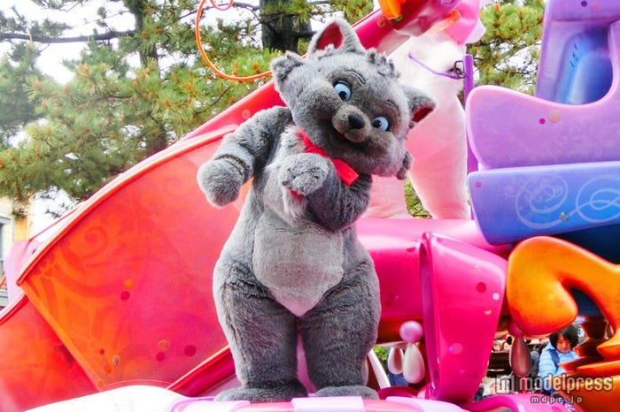 ディズニーランド マリーちゃんの兄弟が新パレードに初登場 モデルプレス ディズニーランド マリーちゃんの兄弟が新パレードに初登場 モデルプレス