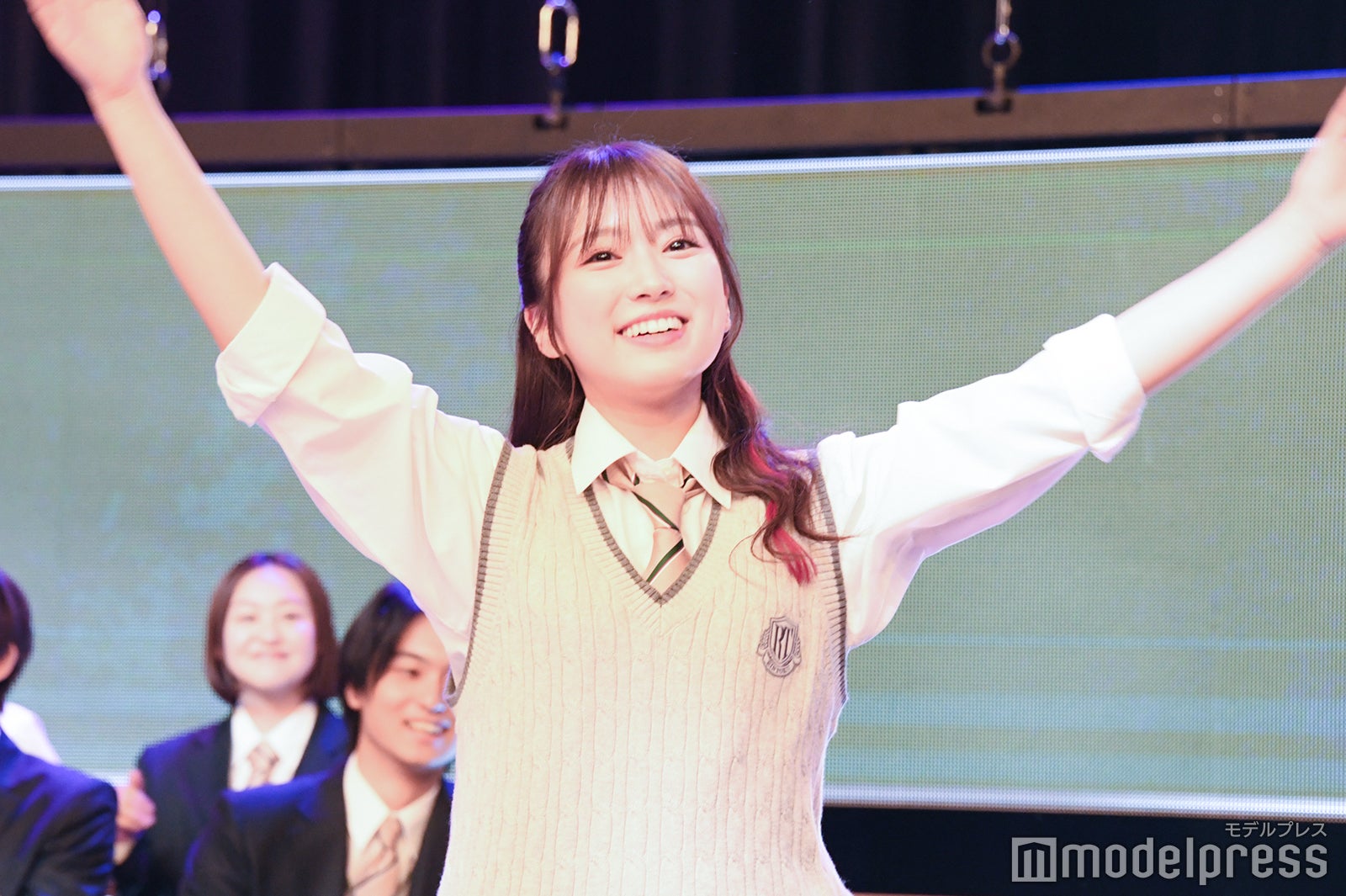 ダンスパフォーマンスをする矢吹奈子（C）モデルプレス