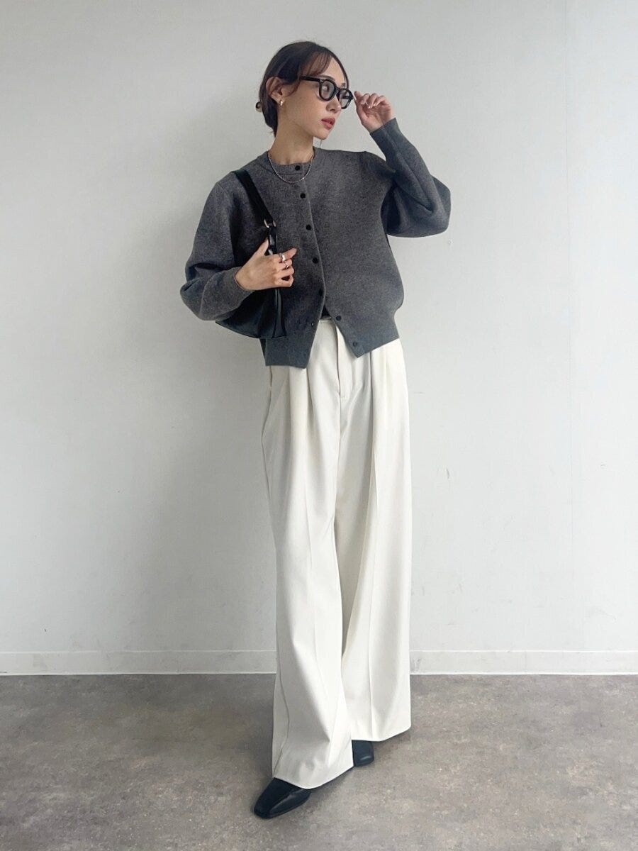2026大人女性おすすめグレーニットカーディガンコーデ