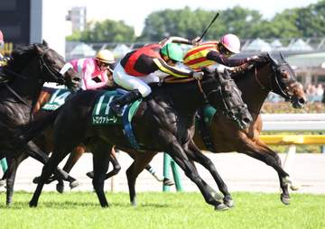 【エプソムC】2番人気トロヴァトーレが重賞連勝で重賞3勝目 ルメール「ゴールまで目標があったのでずっと頑張ってくれた。上のレベルにトライしないと」