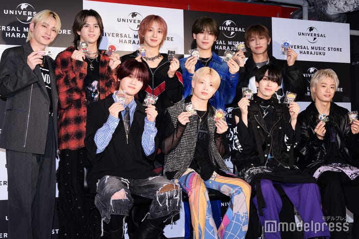 (後列左から)SKY-HI、RAN、NAOYA、HAYATO、SEITO(前列左から)KAIRYU、RYUKI、EIKI、TAKUTO(C)モデルプレス