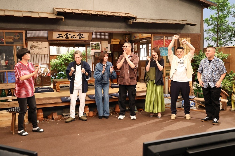 柴田英嗣、二宮和也、佐藤栞里、長谷川忍、水野美紀、長田庄平、松尾駿（C）フジテレビ