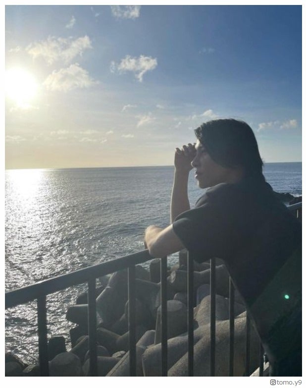 山下智久、海でのオフショット公開で「SUMMER NUDE」思い出すファン続出「夏と言えば…」