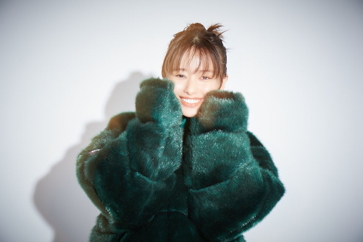 「Bailar 山本舞香1stフォト＆スタイルブック」アザーカット（提供写真）