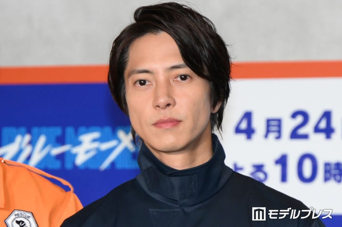 山下智久、7年ぶりフジドラマ出演＆主演に「帰ってきたなと日々実感」共演者が人柄絶賛「サークルの先輩くらい親しみやすい」＜ブルーモーメント＞