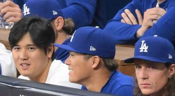 誰だ！？山本由伸のフードに大量のガム 犯人は大谷翔平ではなかったw現場を球団が撮影して公開 まさか寡黙な正捕手が！