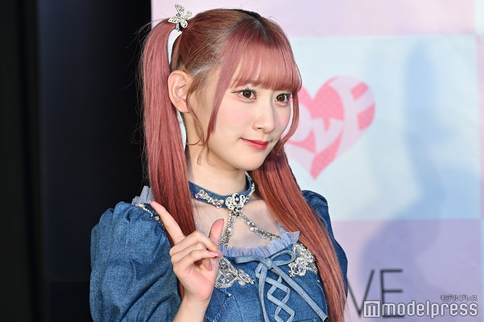 LOVE齋藤樹愛羅、ピンク髪から黒髪にがらりイメチェン「お人形