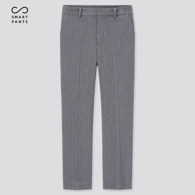 グレーのストライプ柄パンツ