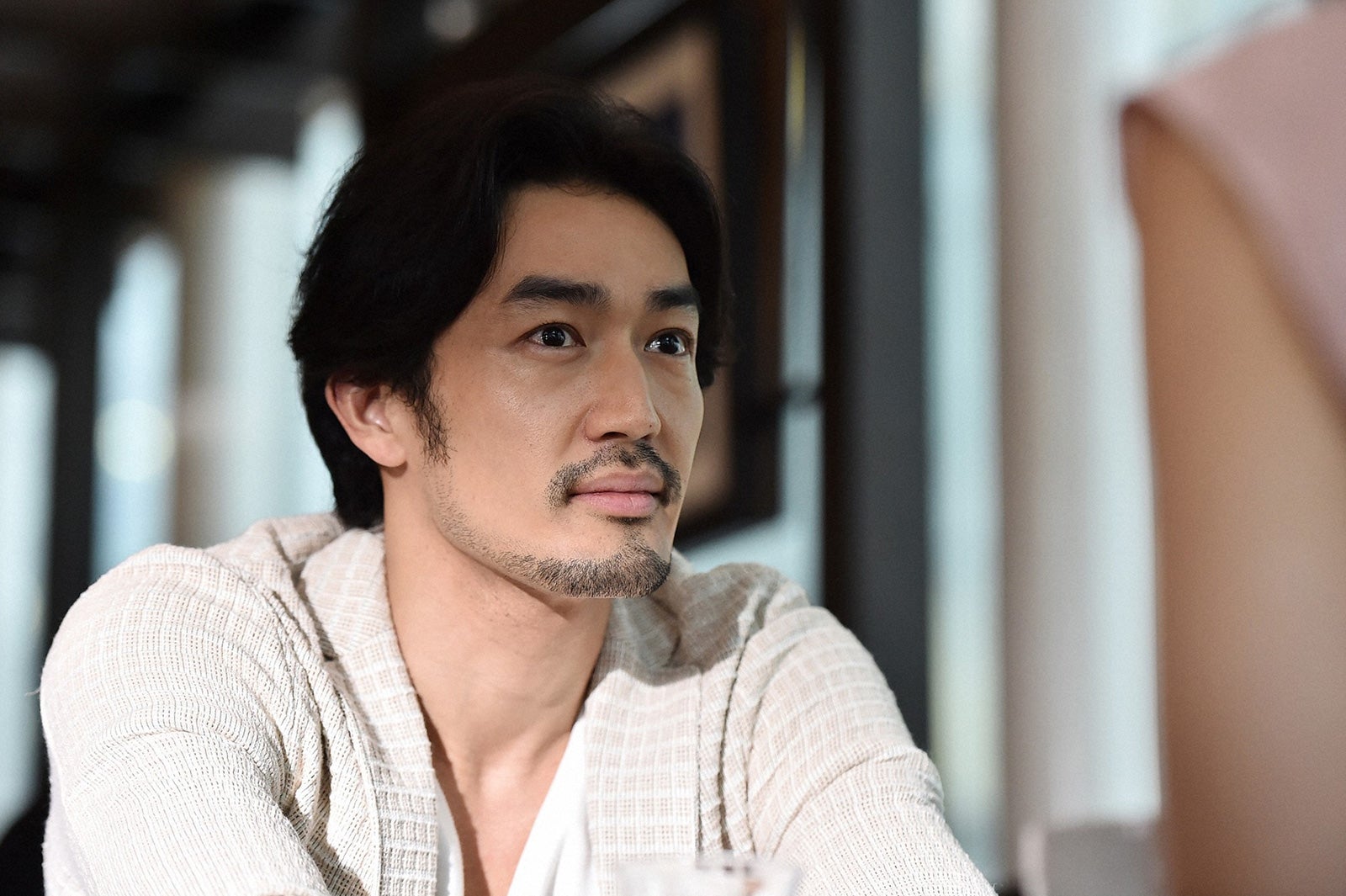 大谷亮平「逃げるは恥だが役に立つ」第1話・場面カット（C）TBS