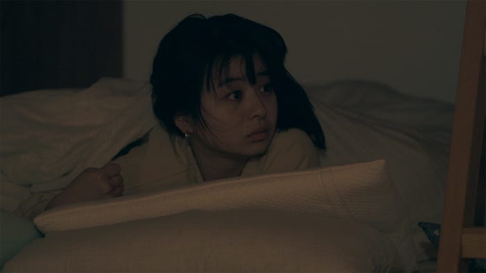 突然起こされた優衣「TERRACE HOUSE OPENING NEW DOORS」46th WEEK(C)フジテレビ/イースト・エンタテインメント