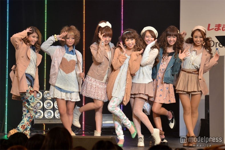 左から：濱本怜那、小堀美茄冬、椎名ひかり、舟山久美子、西川瑞希、松本愛、佐野友妃子