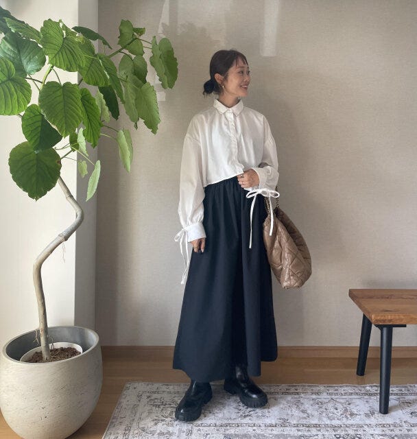 ユニクロ　ボリュームロングスカート　着回し　白ブラウス